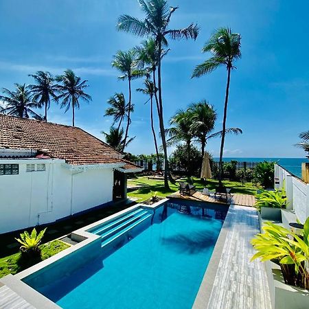 Sunset Beach Haven, Entire Villa, Beachfront, Private Pool Galle Exterior foto