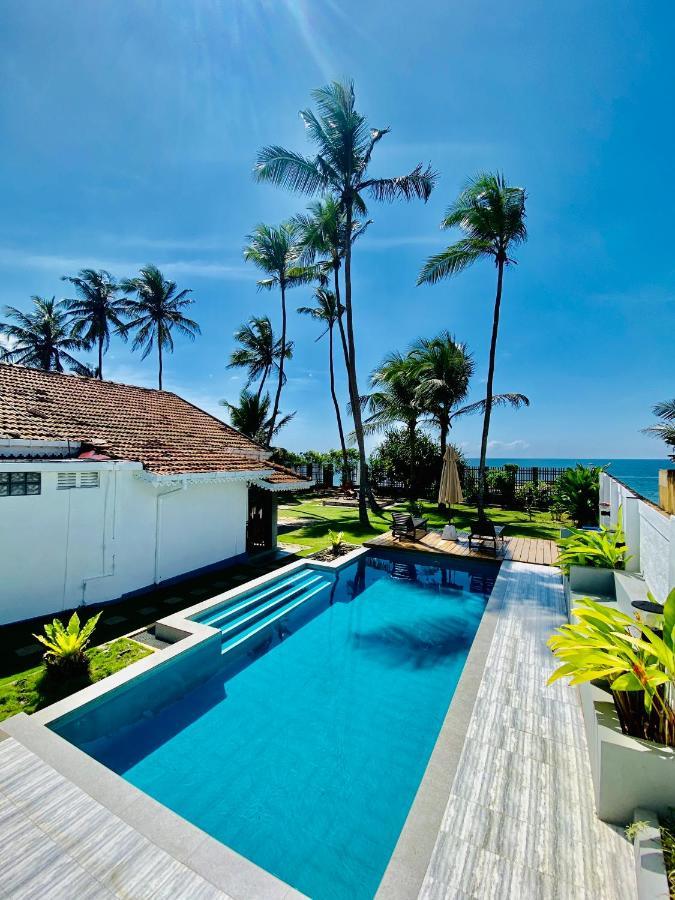 Sunset Beach Haven, Entire Villa, Beachfront, Private Pool Galle Exterior foto