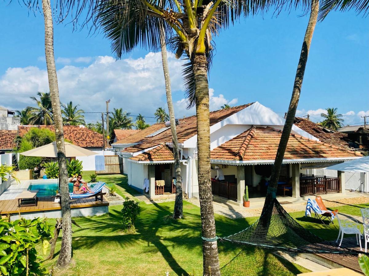 Sunset Beach Haven, Entire Villa, Beachfront, Private Pool Galle Exterior foto